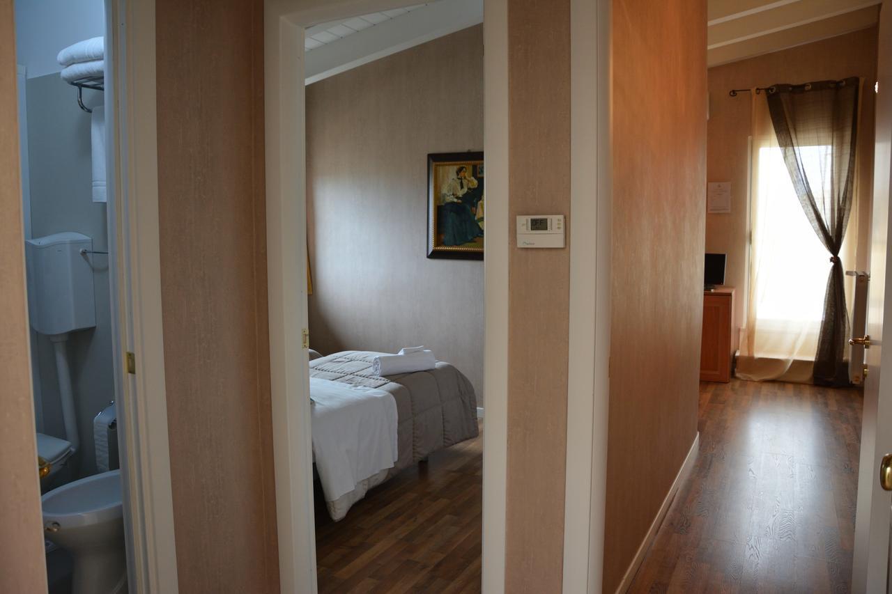 グラヴィーナ・イン・プーリア Le Stanze Del Console Bed & Breakfast エクステリア 写真